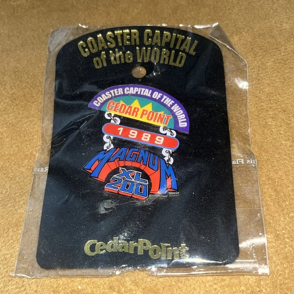 RARE Cedar Point 1989 Magnum‎ XL 200  Collectible Souvenir Lapel Hat Pin Vintage
